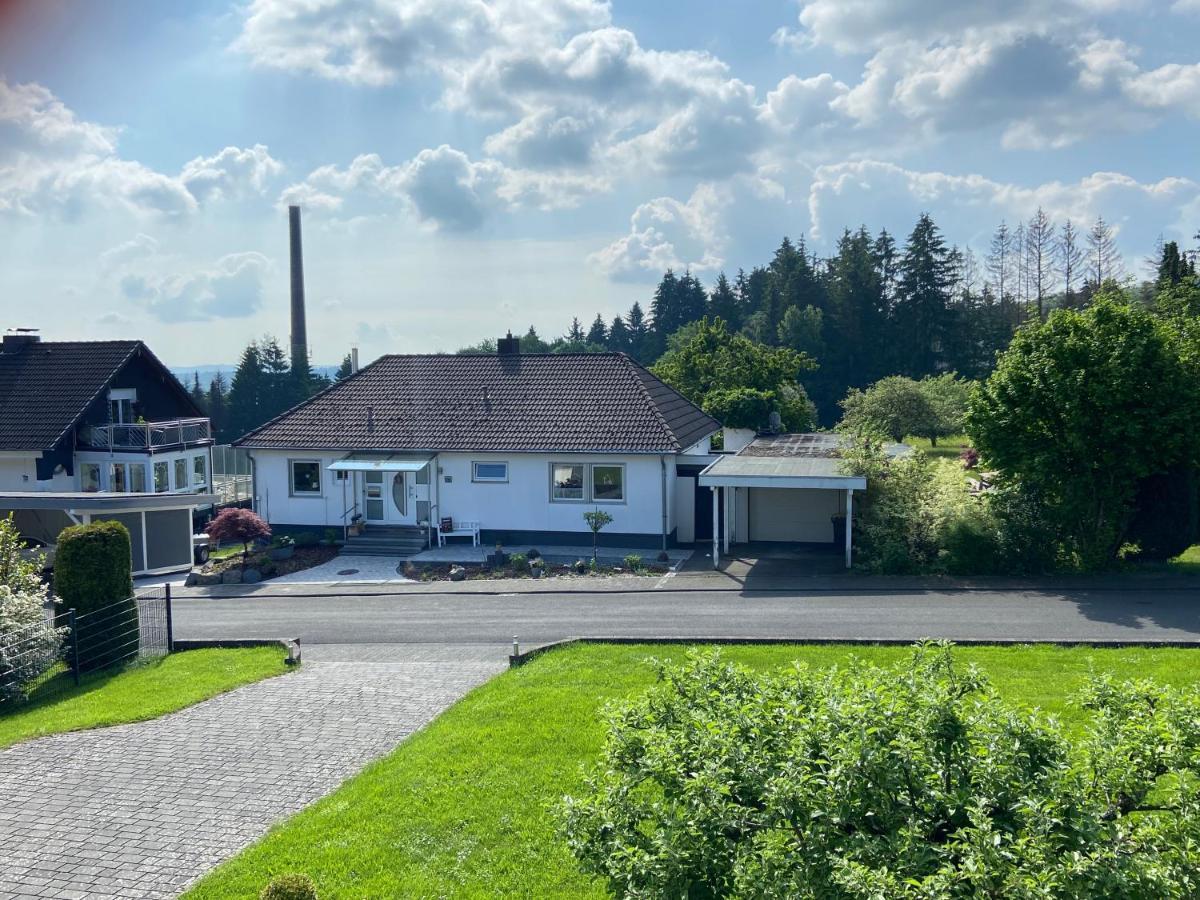 Buchlindenweg - Zimmer & Ferienwohnung Breitscheid  Dış mekan fotoğraf
